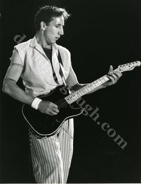 Pete Townshend 1982  The Who.jpg